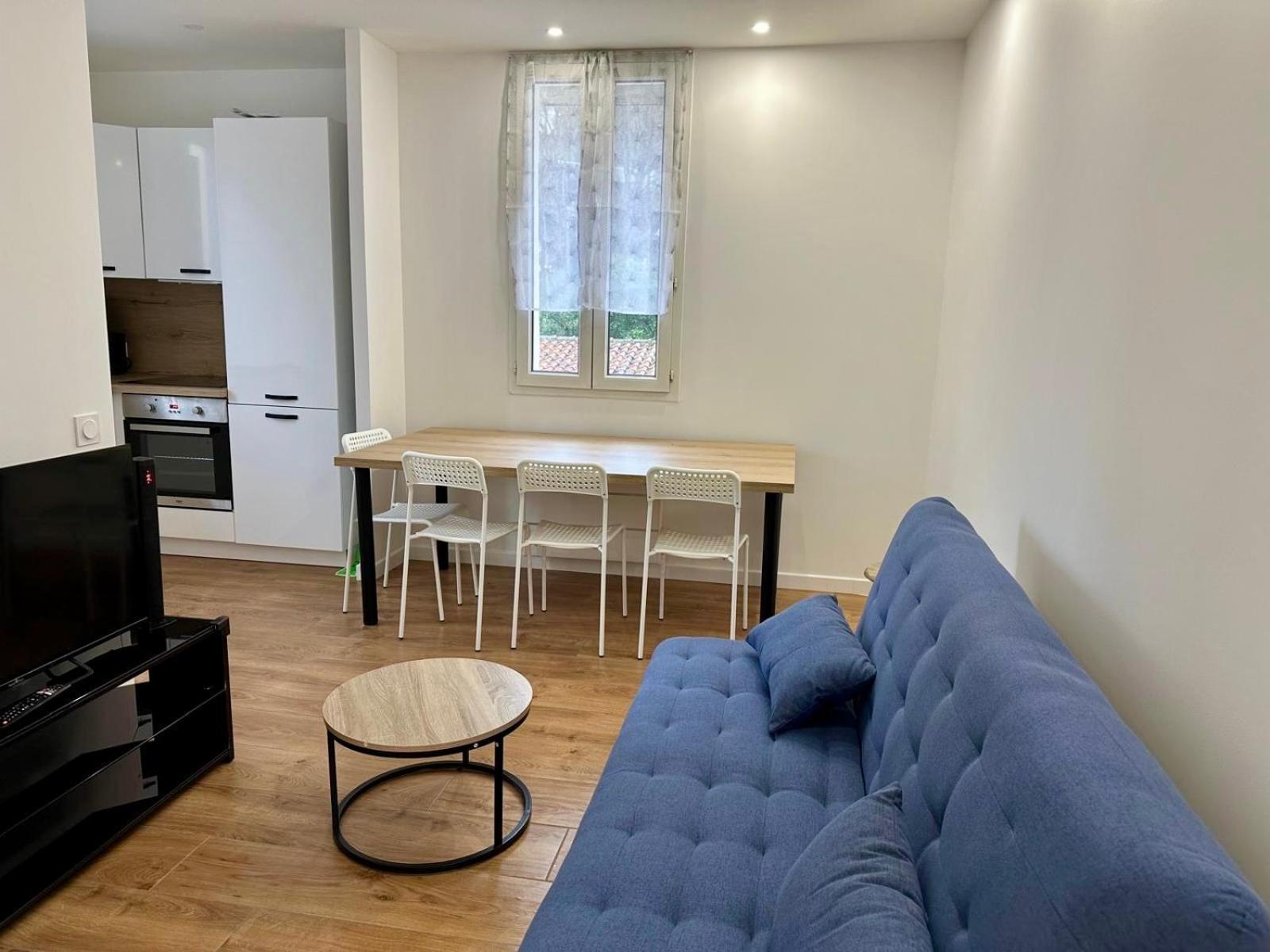 2 Bedrooms Entierement Renove - 200m De La Appartement Cannes